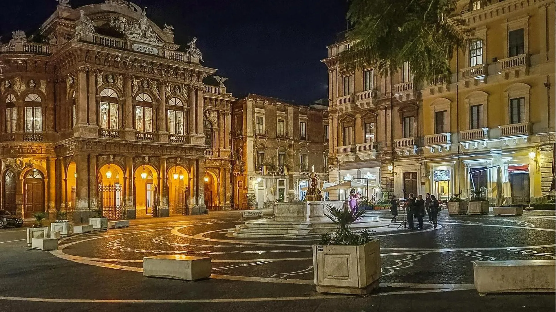 3 Bedroom Stunning Apartment In Catania Italy